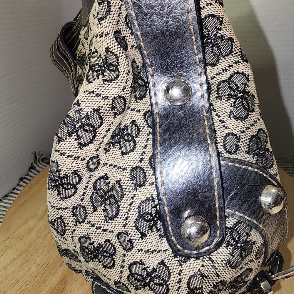Women's Guess Shoulder Bag - Picture 10 of 16